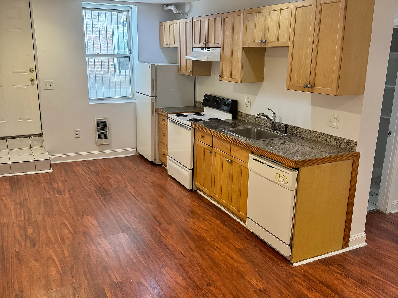 3 bed, 1.0 bath, $4,695 — Photo 1