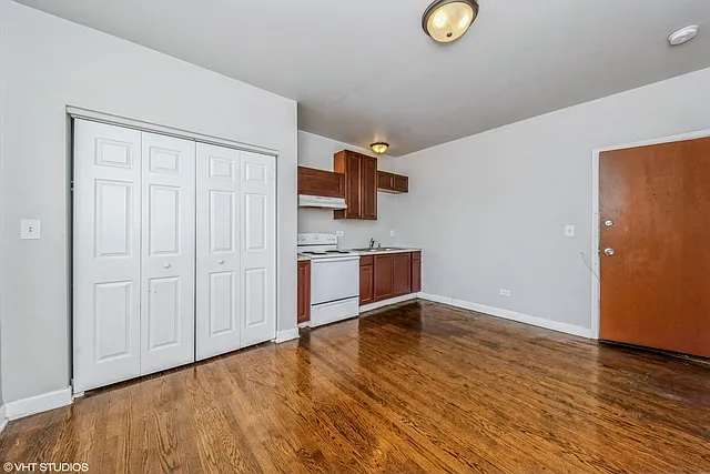1506 E 67th St #208 — Photo 7