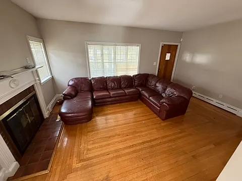 5 bed, 1750 sqft, $4,500 — Photo 4