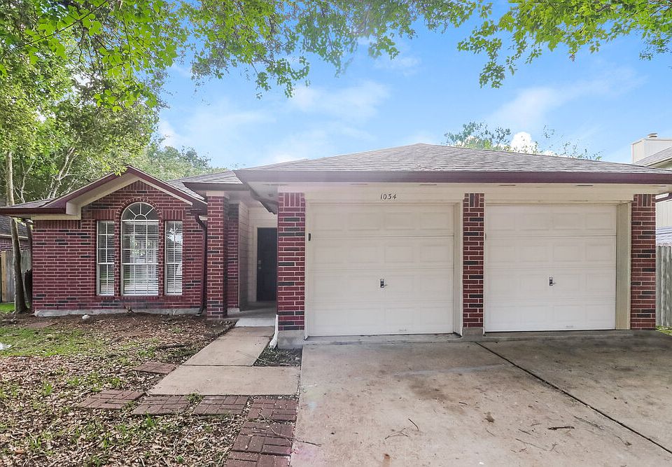 1st image of 1034 Canterbury Dr