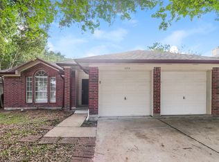 1034 Canterbury Dr, Pearland, TX 77584