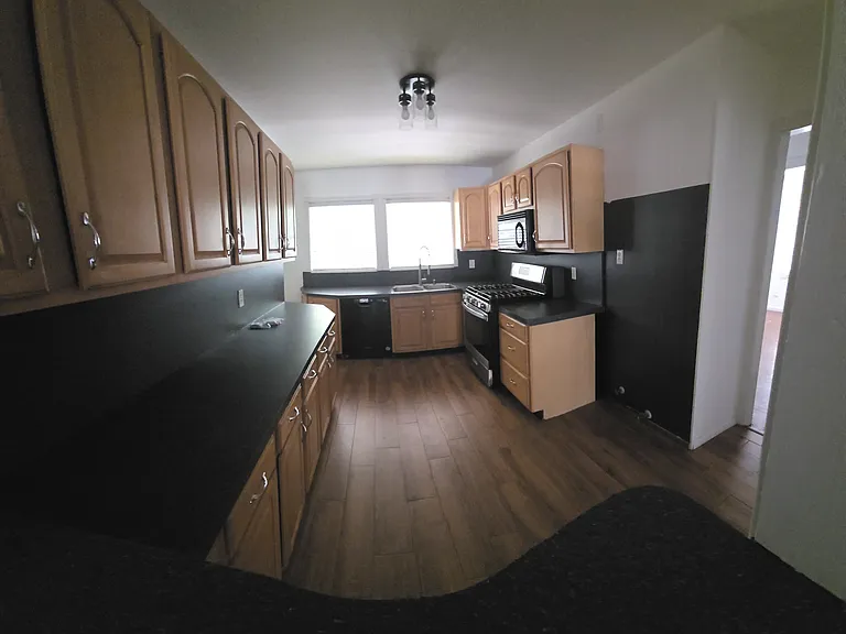 1008 Candice Ln — Photo 4