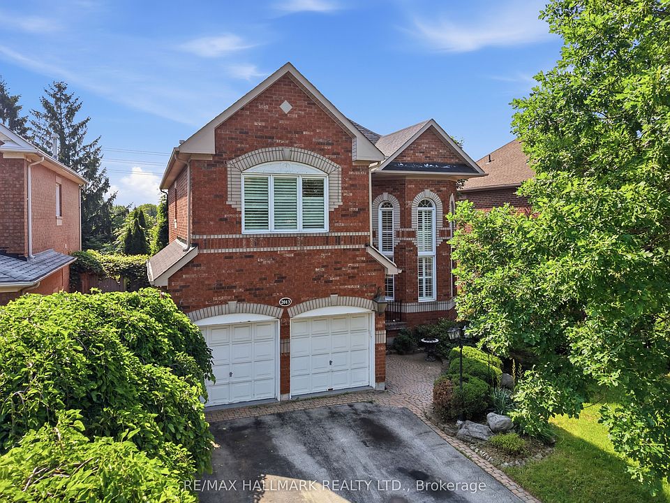 1st image of 2013 Rosemount Cres