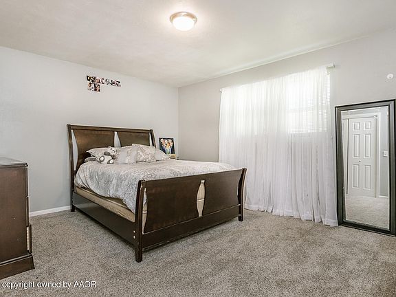 5th image of 301 Melinda Ln