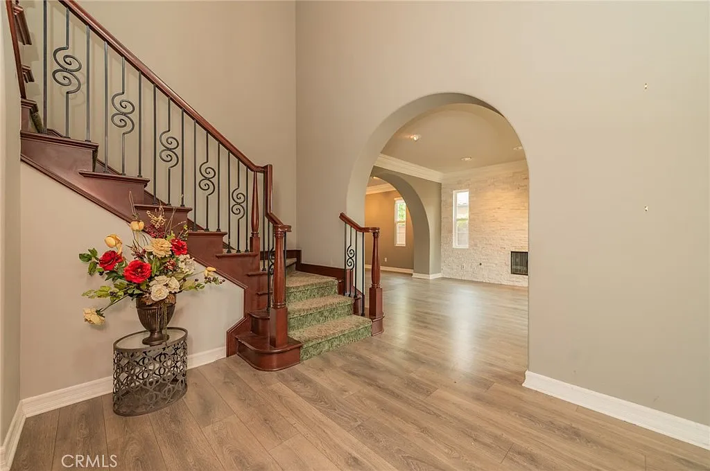 4 bed, 3.5 bath, 3698 sqft, $8,500 — Photo 3