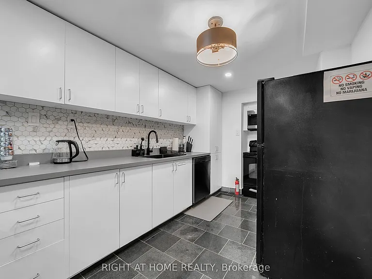 195 John Bowser Cres — Photo 13