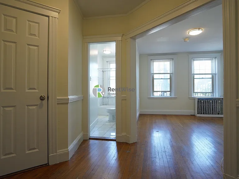 1848 Comm Ave — Photo 18