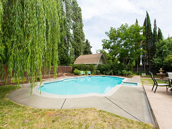5th image of 4252 Chablis Dr