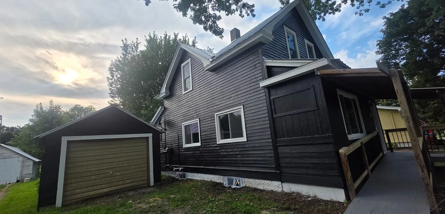 3 bed, 1628 sqft, $1,700 — Photo 3