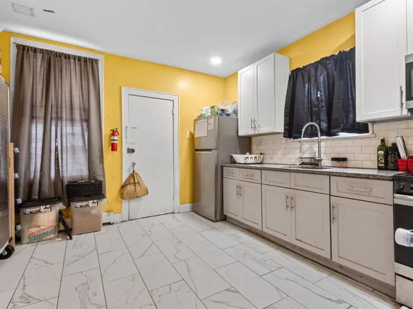 121 Lembeck Avenue image 7 of 23