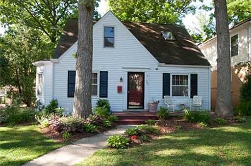 1st image of 707 W Davis Ave