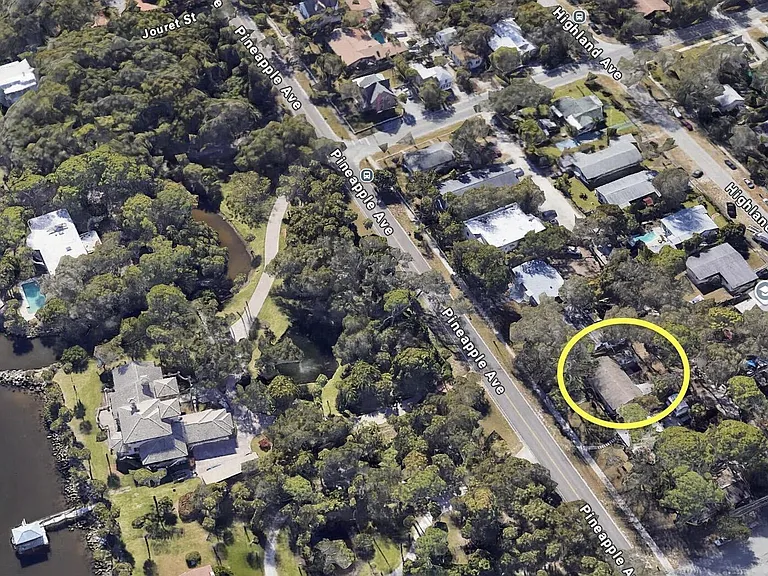 1868 Pineapple Ave — Photo 11