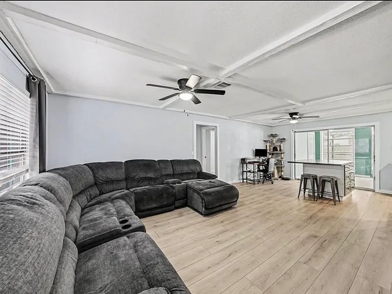 1810 Driftwood Cir S — Photo 16