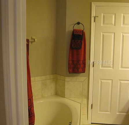 4th image of 815 Featherstone Ln