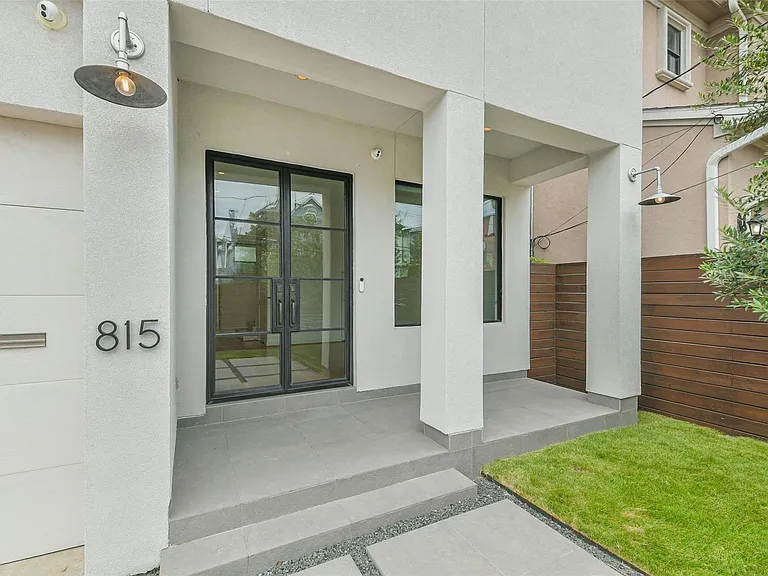 815 Alexander St — Photo 4