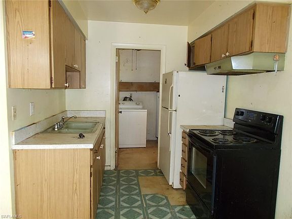 4th image of 301 Canyon Dr N