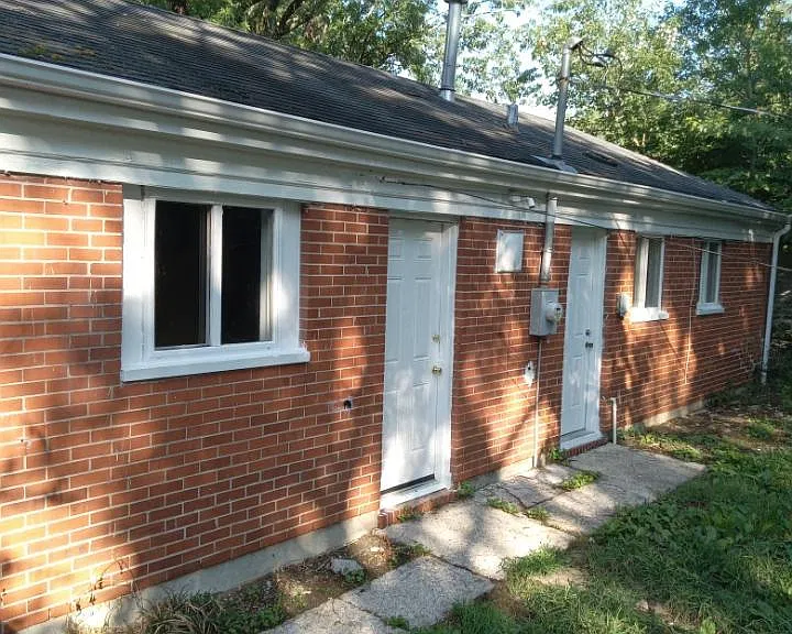 1956 Alice Dr — Photo 3