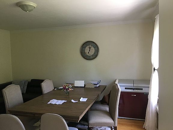 4th image of 51 Spruce Ln