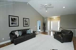 5th image of 3030 Jasmine St