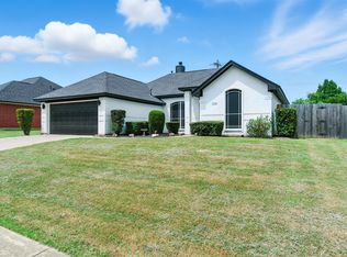 1109 Blackbird Ct, Burleson, TX 76028