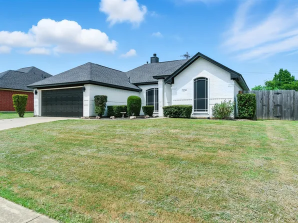 1109 Blackbird Ct, Burleson, TX 76028