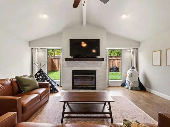 10111 Shadyview Dr, Dallas, TX 75238