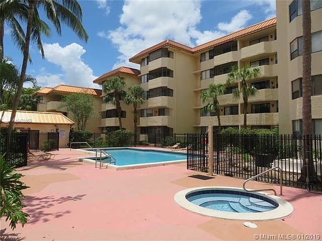 Inviting Swimming Pool and Spa for your enjoyment!