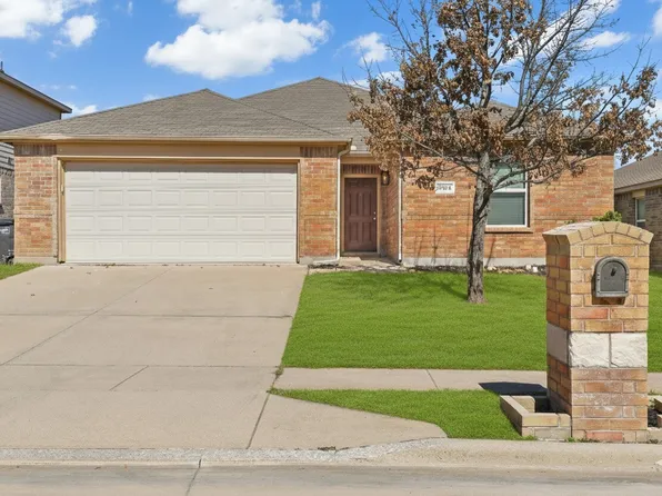 5500 Stone Meadow Ln, Fort Worth, TX 76179