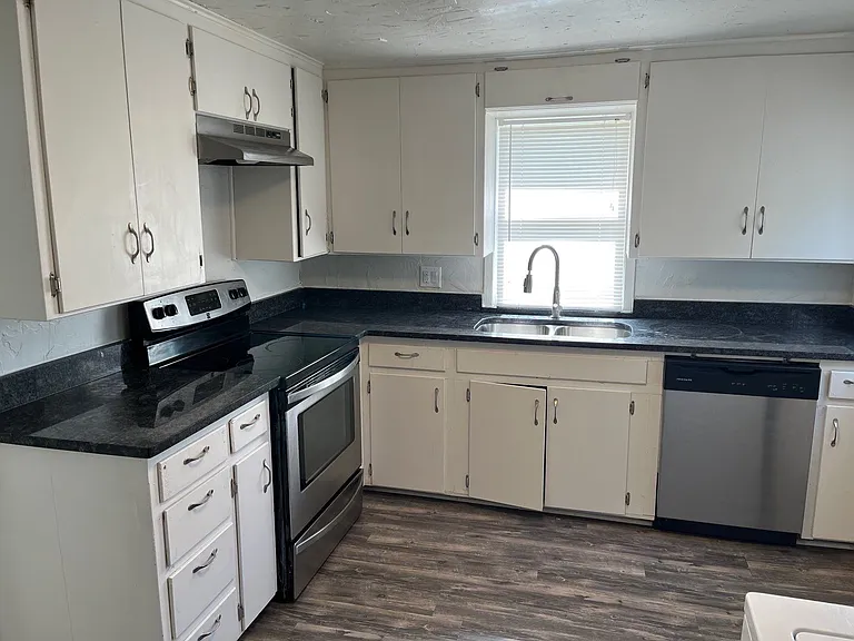 2912 N Independence Ave — Photo 16