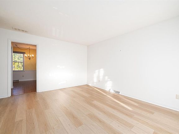 4th image of 4001 Brentwood Dr
