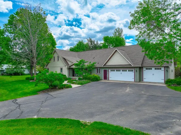 438 N Glover Rd, Hudson, WI 54016