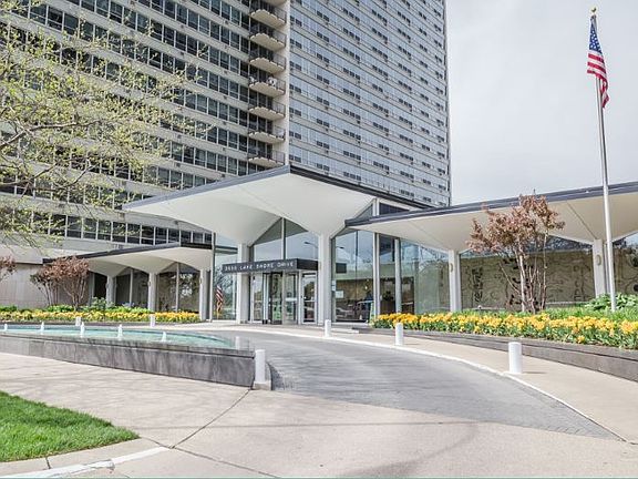 3rd image of 3550 N Lake Shore Dr APT 2415