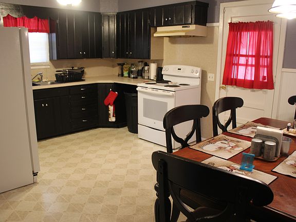 4th image of 304 Star St