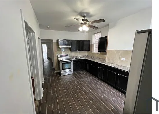 6 bed, 2212 sqft, $3,000 — Photo 4