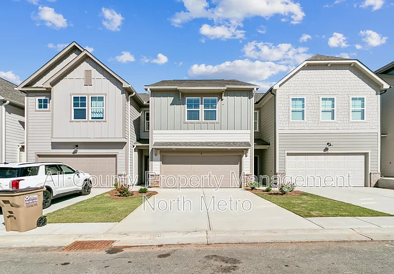 328 Mountain Blvd S #T-4 — Photo 1