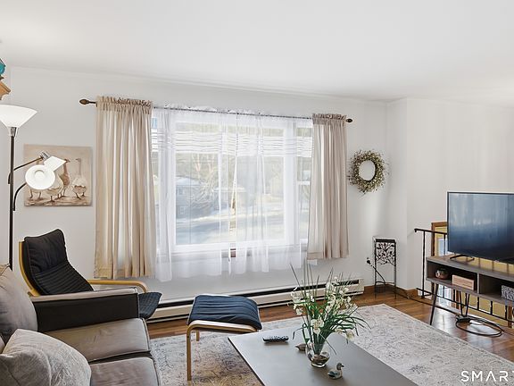 5th image of 200 Short Beach Road