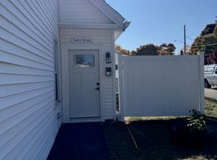 18 Foster St #C, Woburn, MA 01801