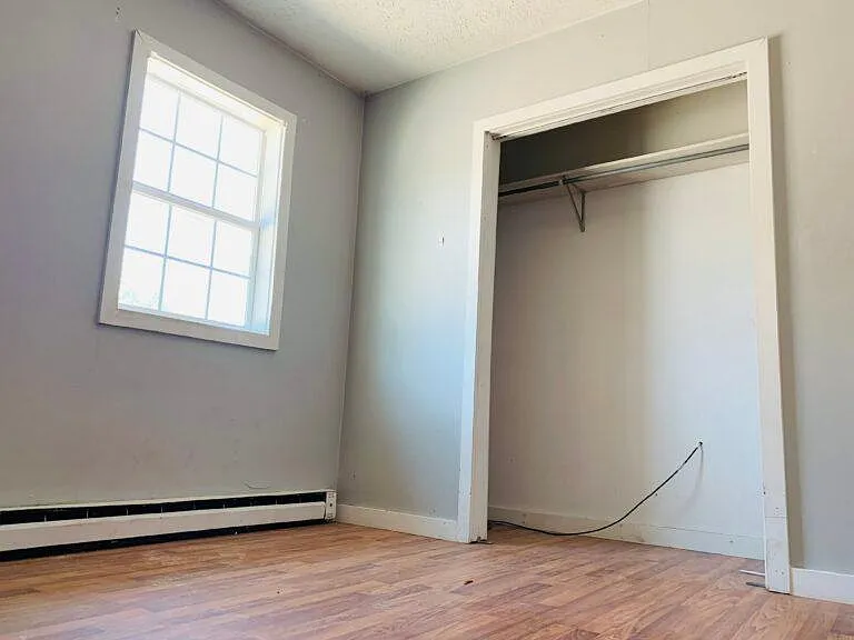 3 bed, 1024 sqft, $1,350 — Photo 2
