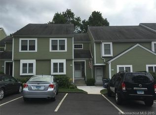 39 Brentwood Dr, Wallingford, CT 06492