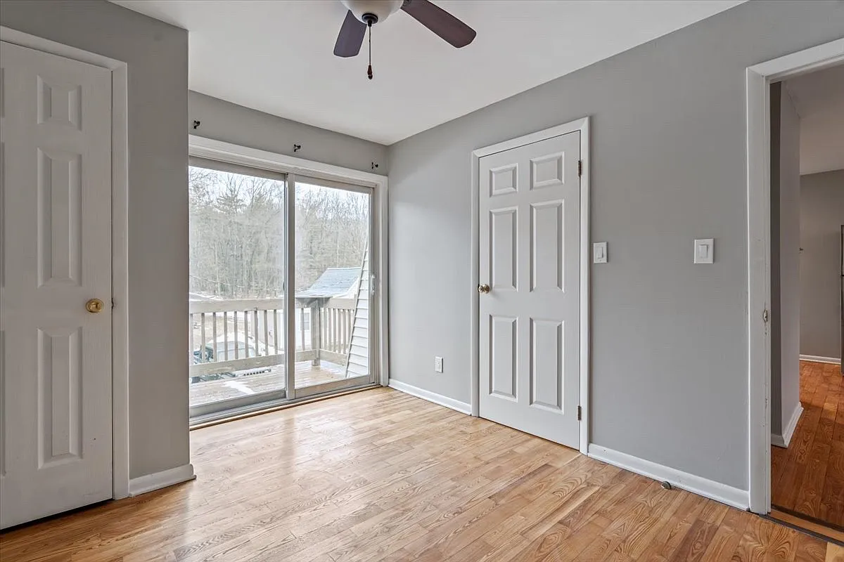 2 bed, 900 sqft, $1,695 — Photo 2