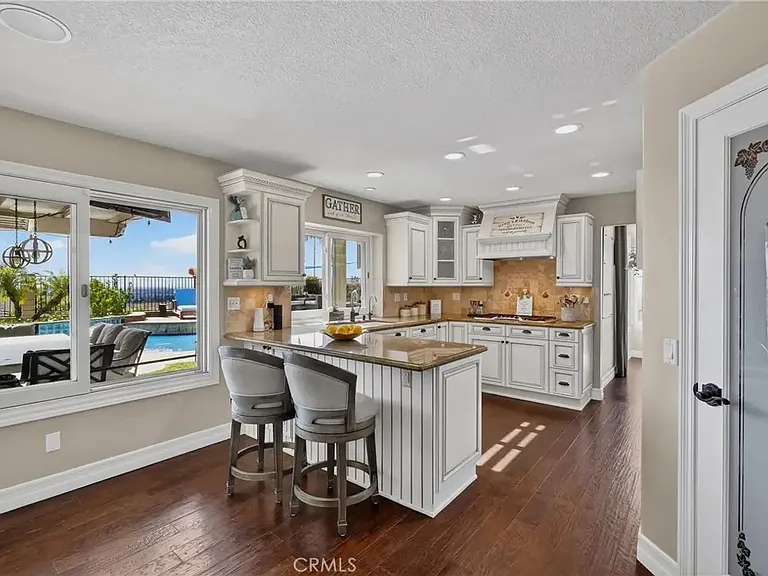 2704 N Vista Heights Ave — Photo 5