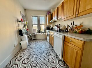452 Park Dr APT 12, Boston, MA 02215