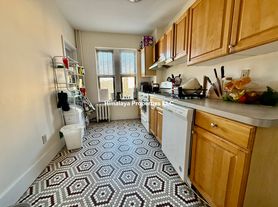 452 Park Dr