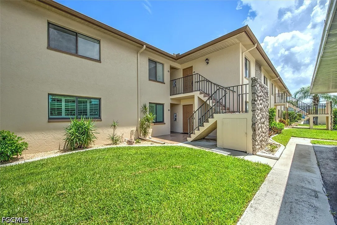 2 bed, 2.0 bath, 1176 sqft, $1,600 — Photo 2