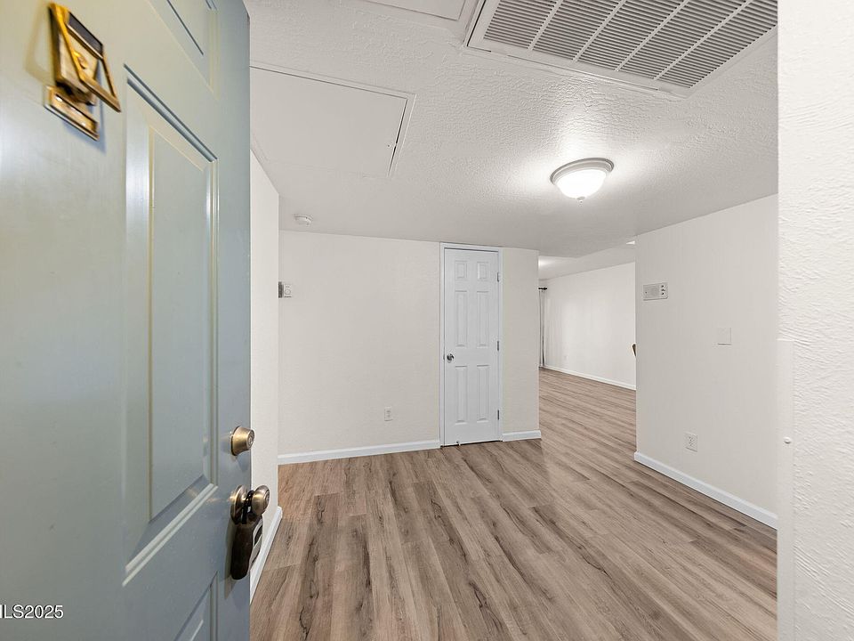 1st image of 2555 Clear Acre Ln