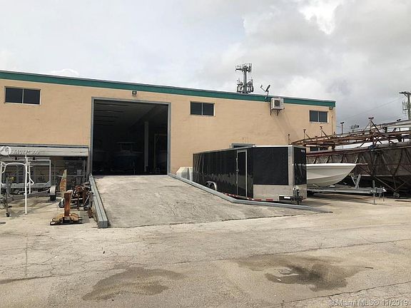 3rd image of 2930 NW 72nd St