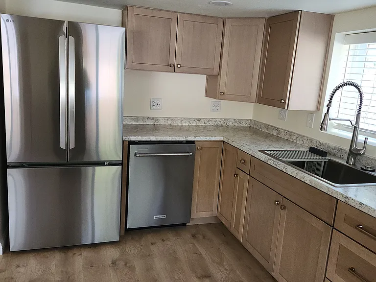 5933 Shasta Ave #B — Photo 13