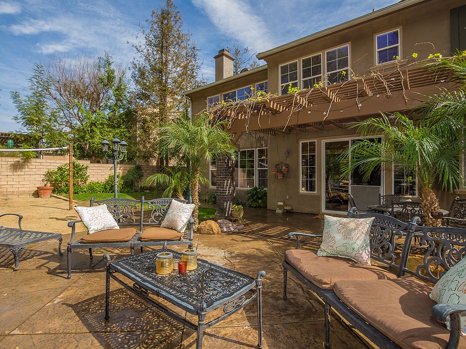 Beautiful entertainer's home