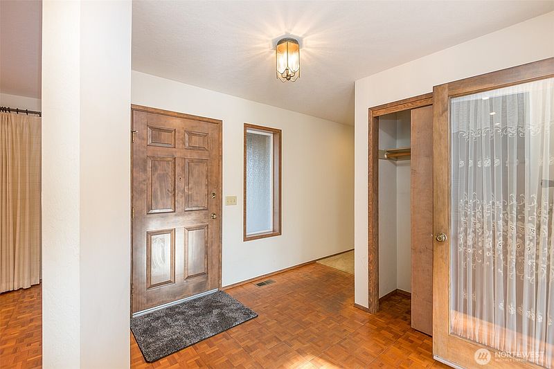 5th image of 141 Bay View Street