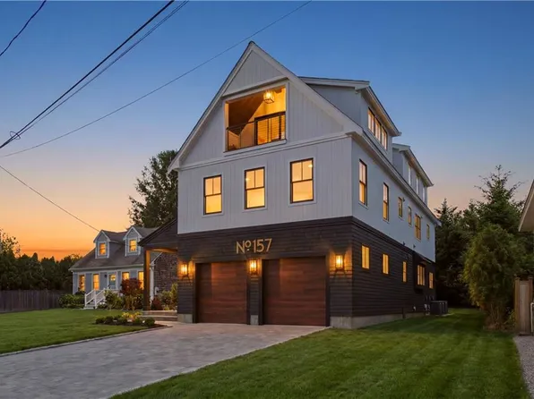 157 Ellery Ave, Middletown, RI 02842